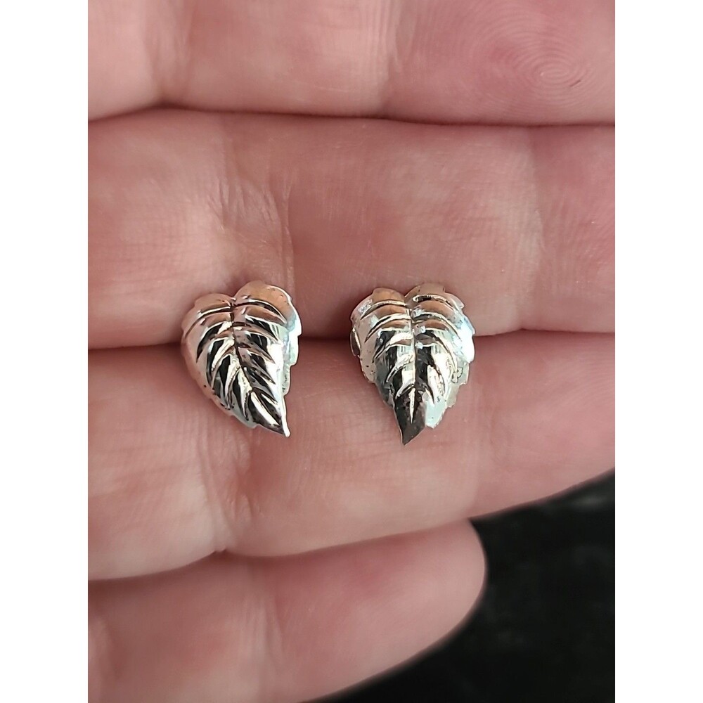 925 Sterling Silver Leaf Shaped Stud Earrings Vintage